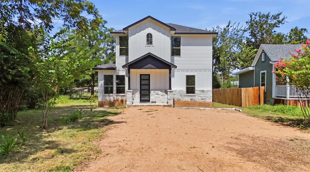 504 Walker Street Smithville, TX 78957