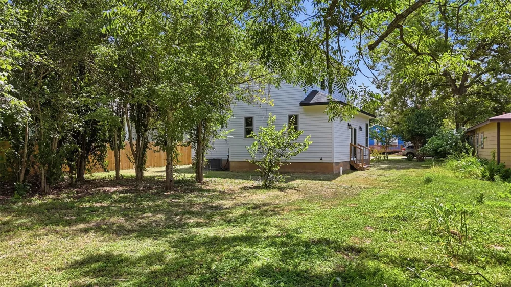504 Walker Street Smithville, TX 78957