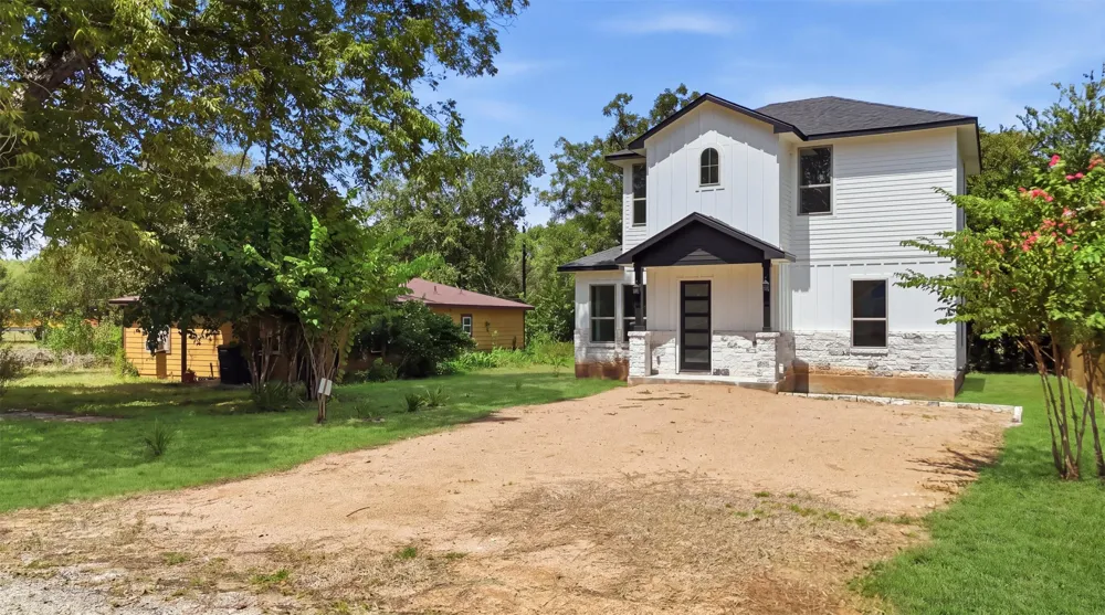 504 Walker Street Smithville, TX 78957