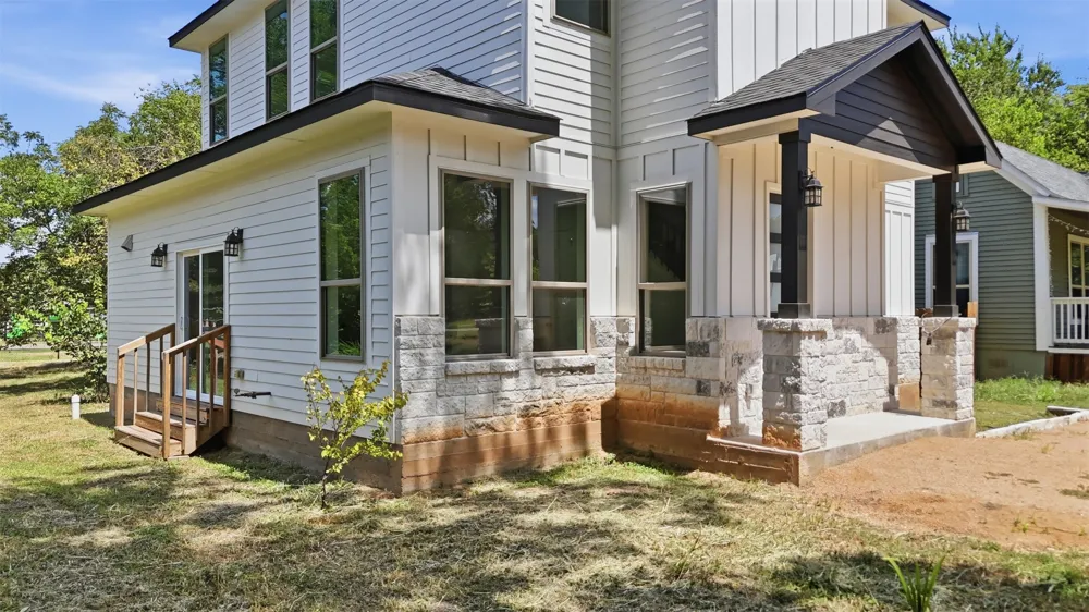 504 Walker Street Smithville, TX 78957