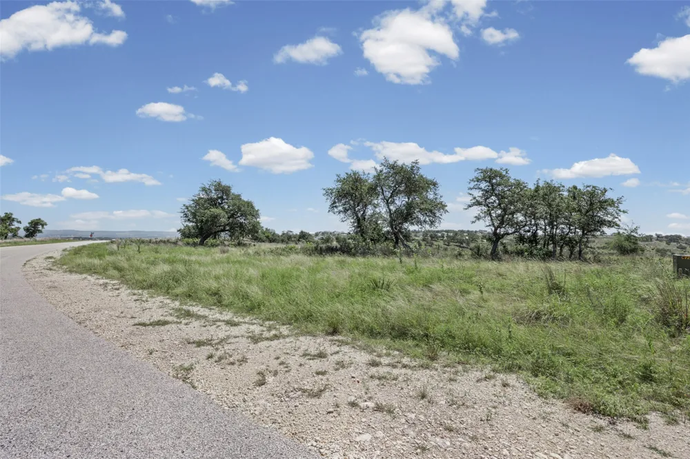 151 Falling Oak Drive Blanco, TX 78606