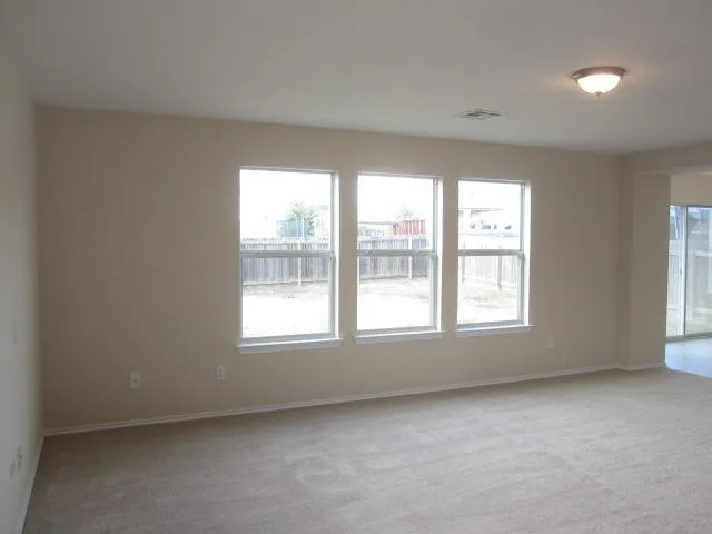 5316 Bahan Drive Del Valle, TX 78617