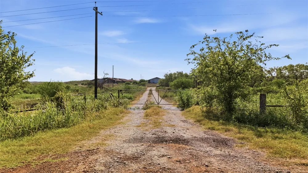1892 State Highway 304 Gonzales, TX 78629