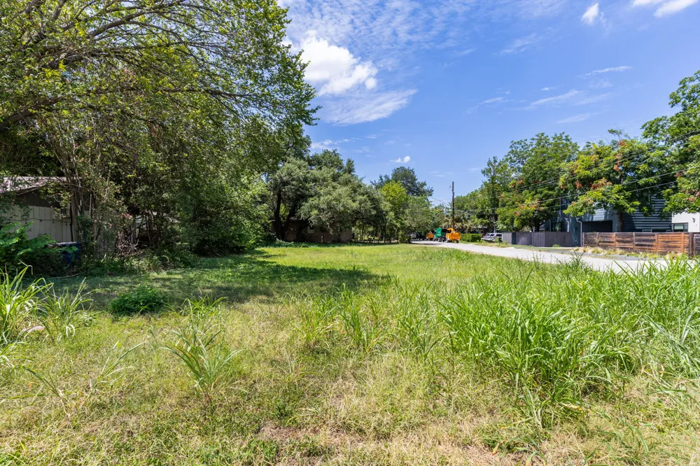 4801 Gonzales Street Austin, TX 78702