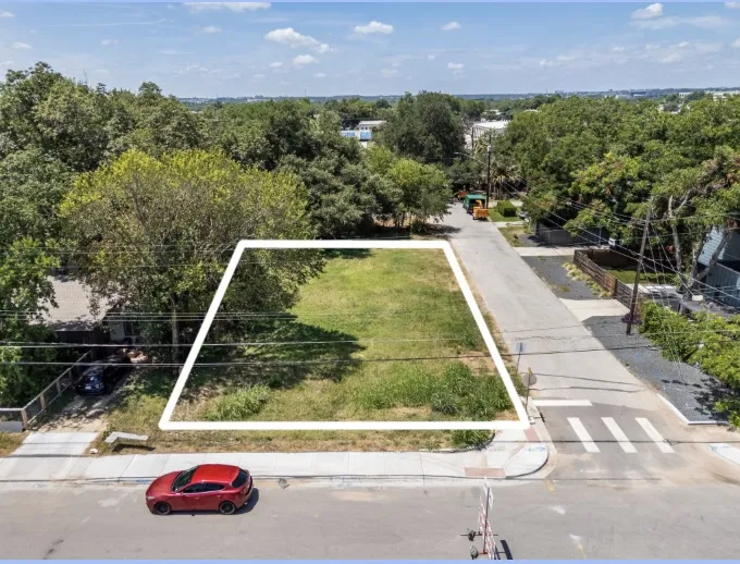 4801 Gonzales Street Austin, TX 78702