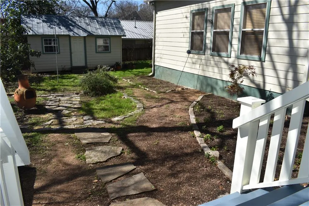 2109 Wright Street Austin, TX 78704