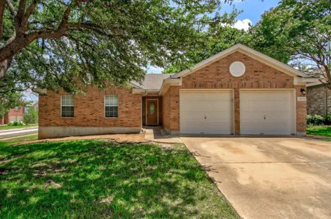 1806 Oakmont Lane