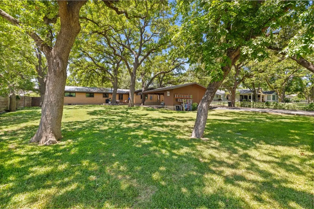806 W Schubert Street Fredericksburg, TX 78624