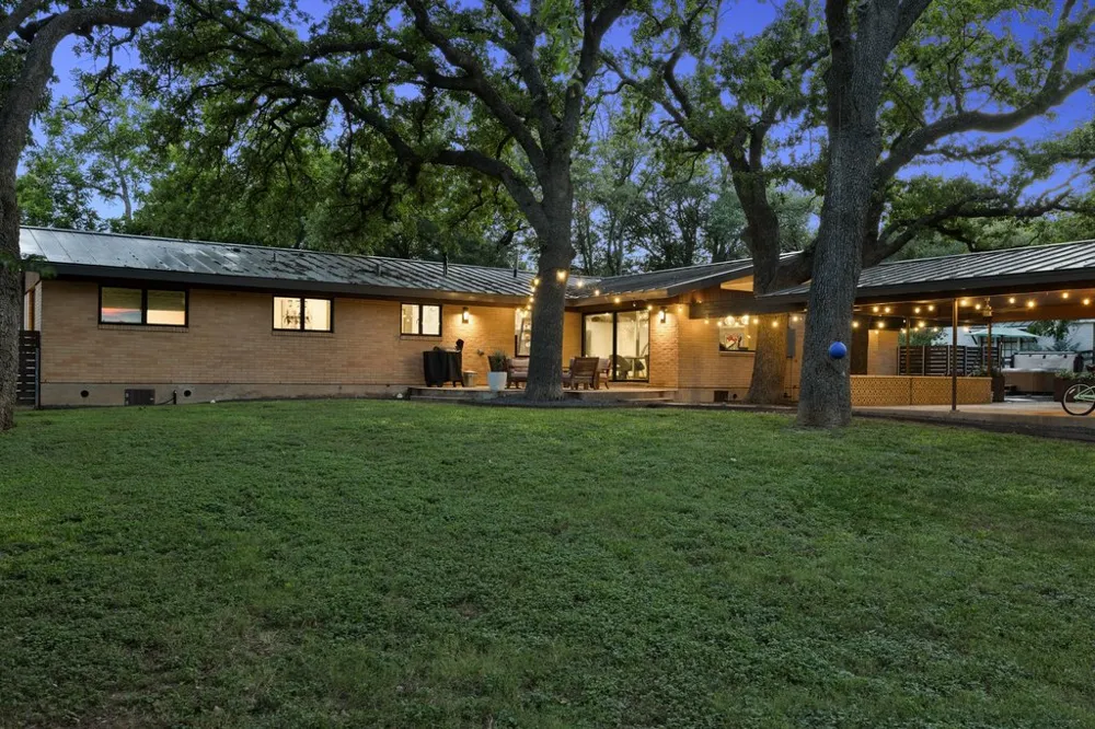 806 W Schubert Street Fredericksburg, TX 78624