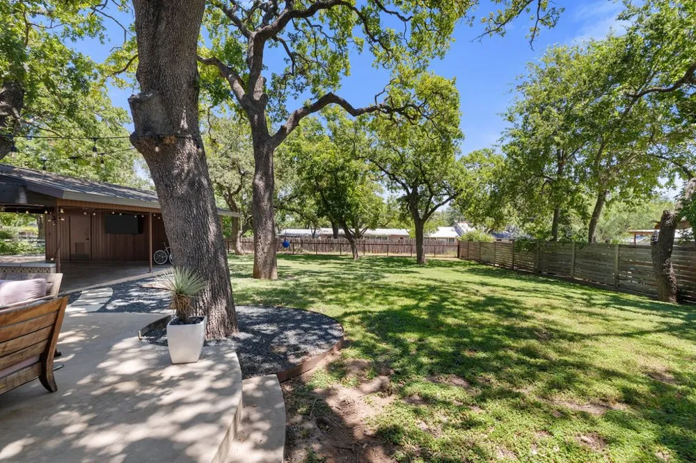 806 W Schubert Street Fredericksburg, TX 78624