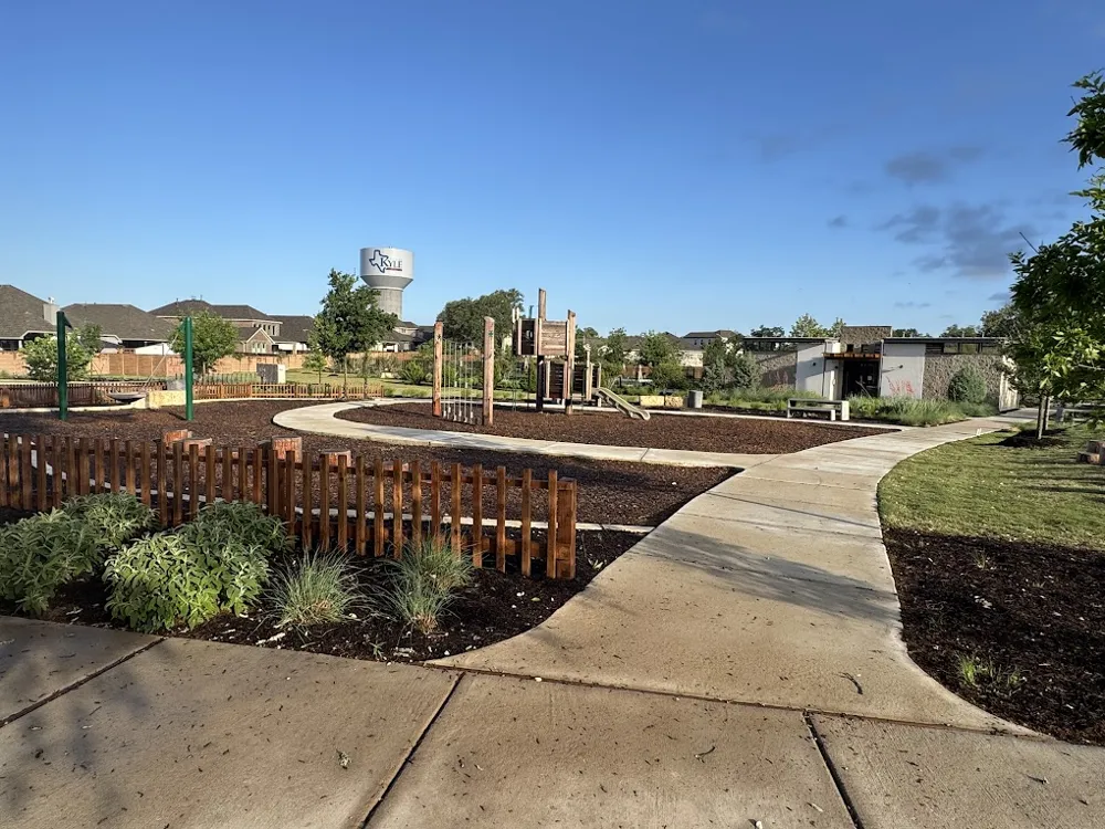 276 Washington Drive Kyle, TX 78640