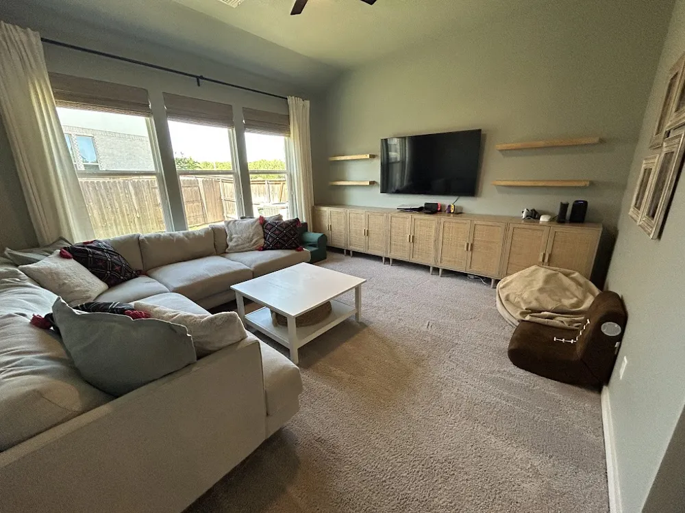 276 Washington Drive Kyle, TX 78640