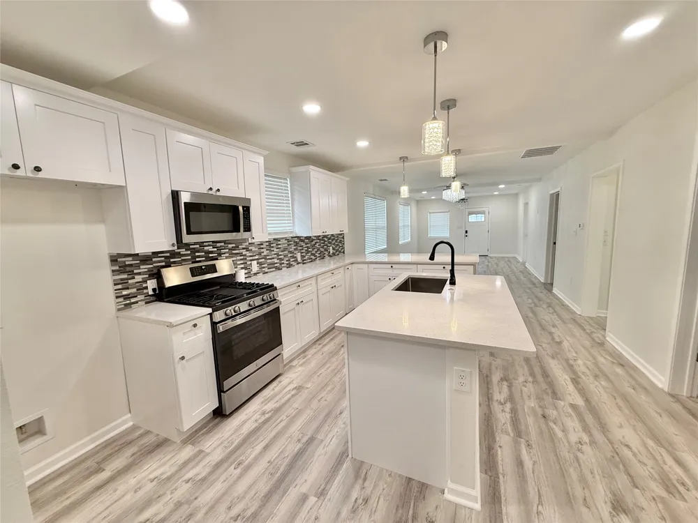 1401 W 7th Street Taylor, TX 76574