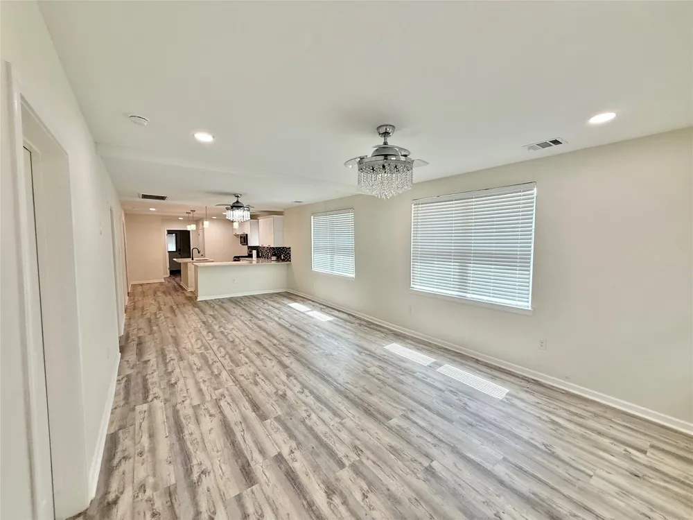 1401 W 7th Street Taylor, TX 76574