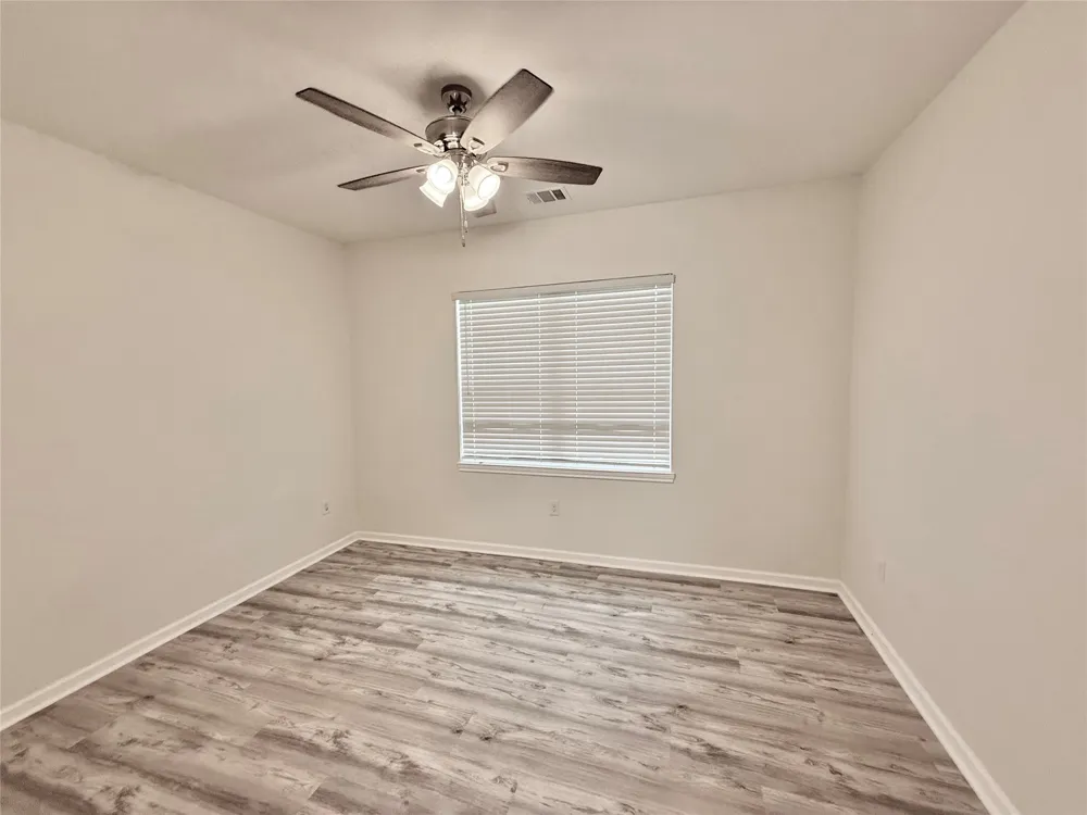 1401 W 7th Street Taylor, TX 76574