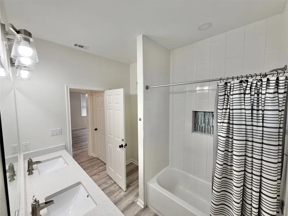 1401 W 7th Street Taylor, TX 76574