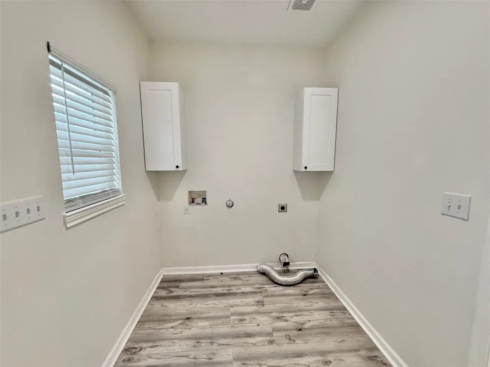 1401 W 7th Street Taylor, TX 76574