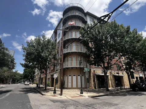 910 W 25th Street #607