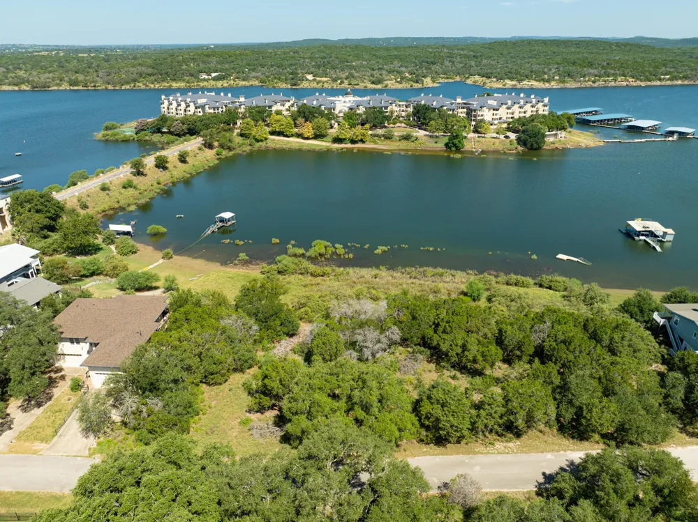 3408 Parliament Cove Lago Vista, TX 78645
