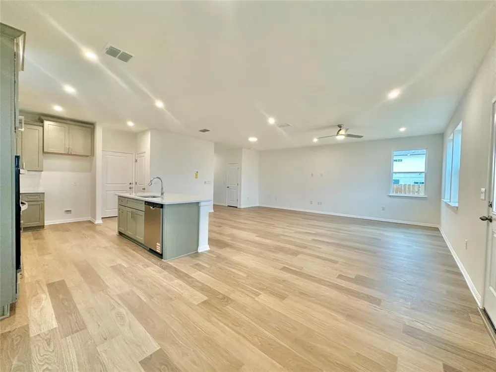 380 Young Street Buda, TX 78610