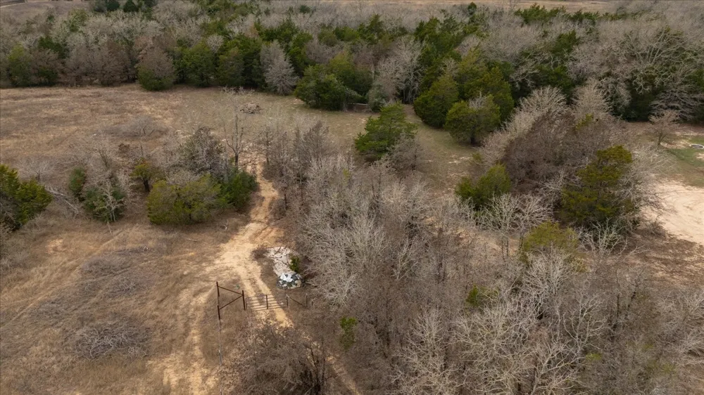 145 Eely Road McDade, TX 78650