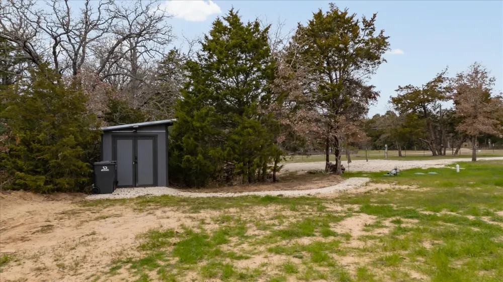 145 Eely Road McDade, TX 78650