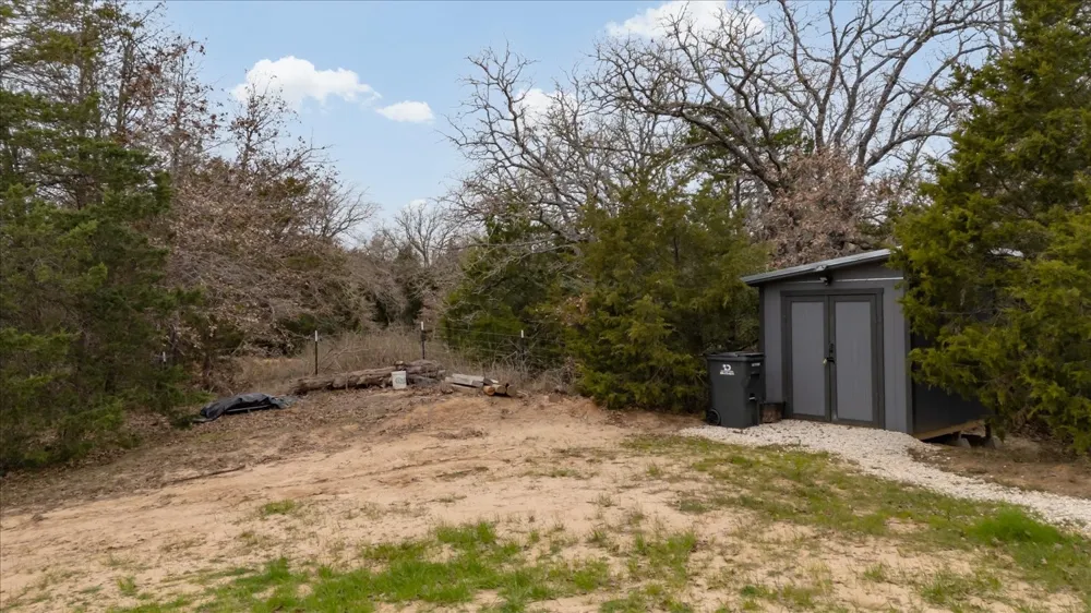 145 Eely Road McDade, TX 78650