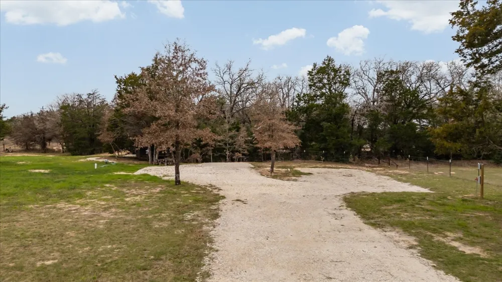 145 Eely Road McDade, TX 78650