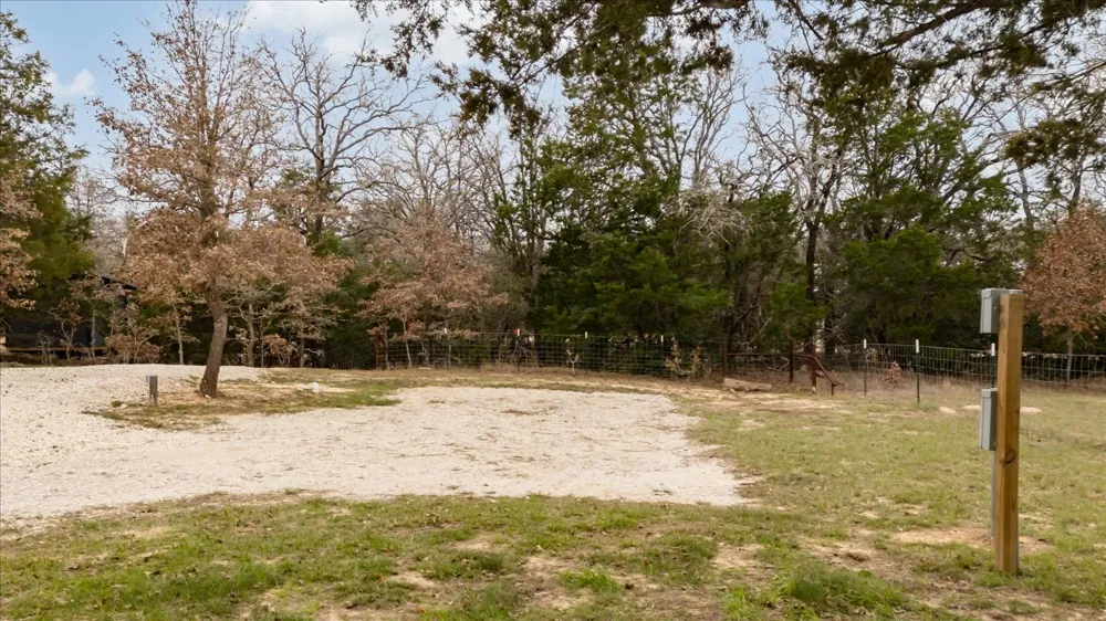 145 Eely Road McDade, TX 78650