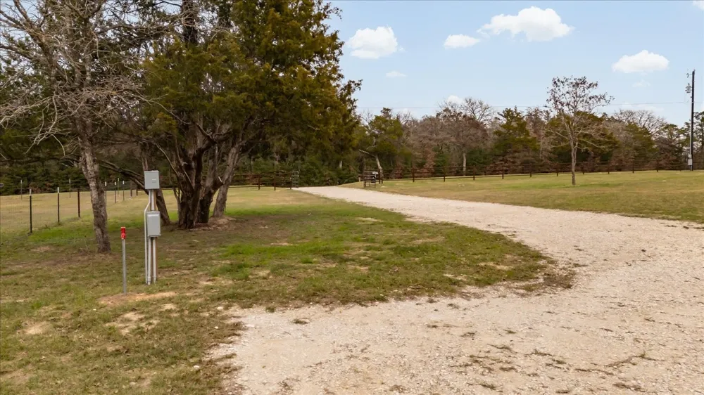 145 Eely Road McDade, TX 78650