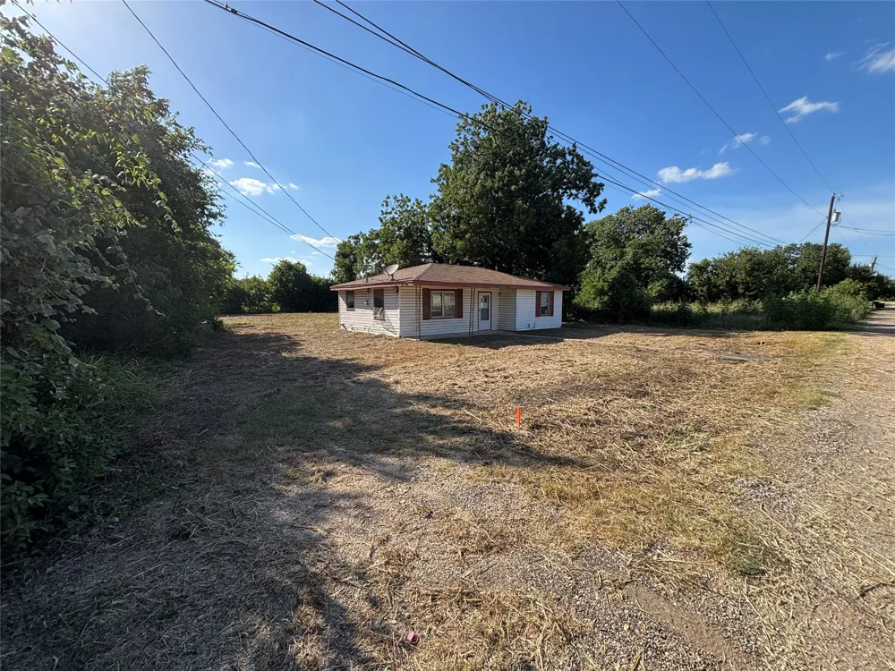 321 Front Street Holland, TX 76534
