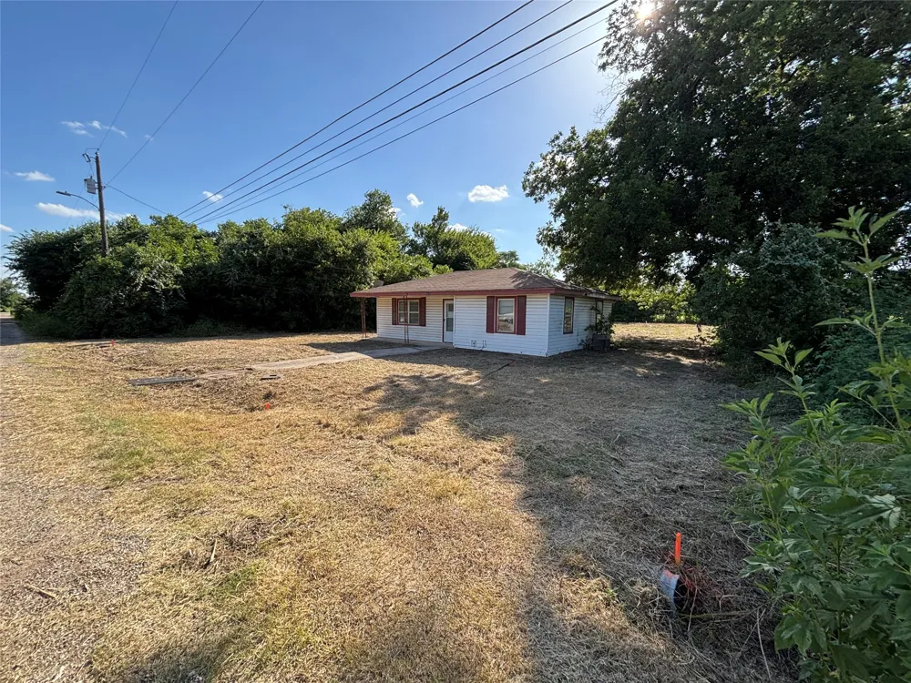 321 Front Street Holland, TX 76534