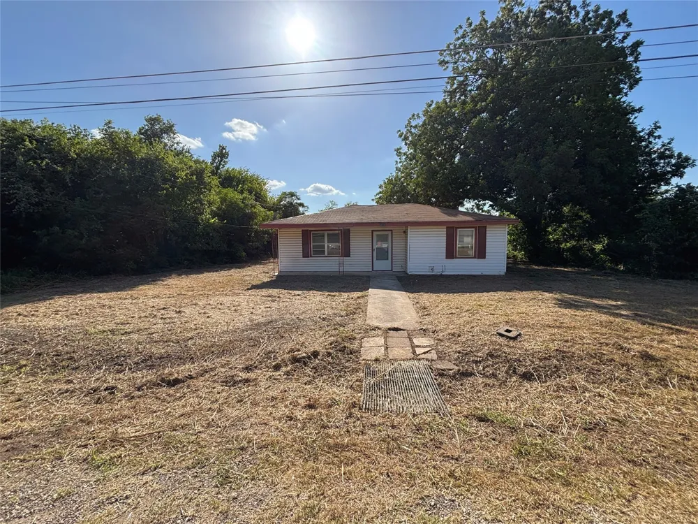 321 Front Street Holland, TX 76534