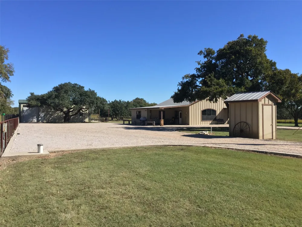 4239 County Road 336 Bertram, TX 78605