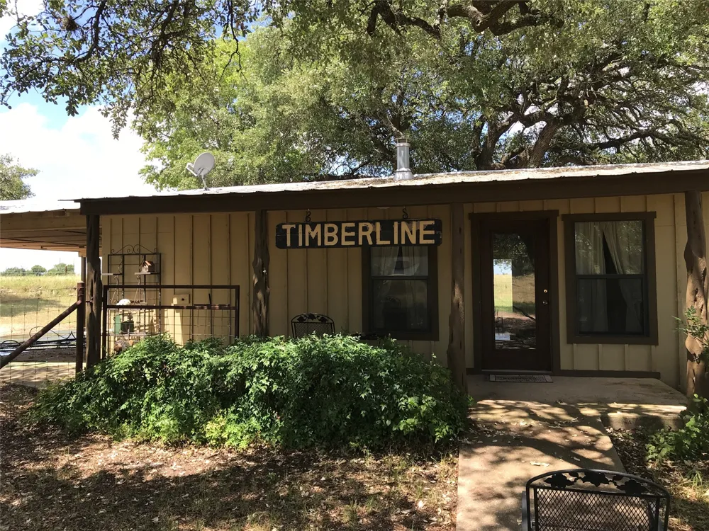 4239 County Road 336 Bertram, TX 78605