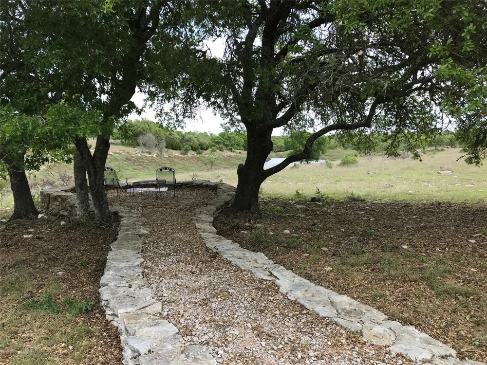 4239 County Road 336 Bertram, TX 78605