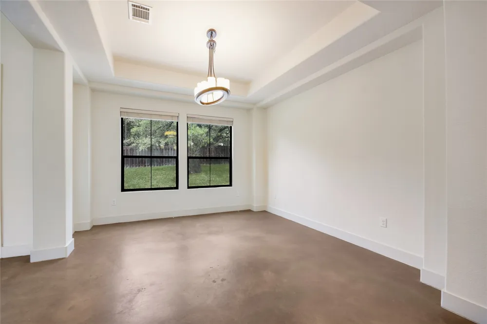 18400 Lakepoint Cove Lago Vista, TX 78645