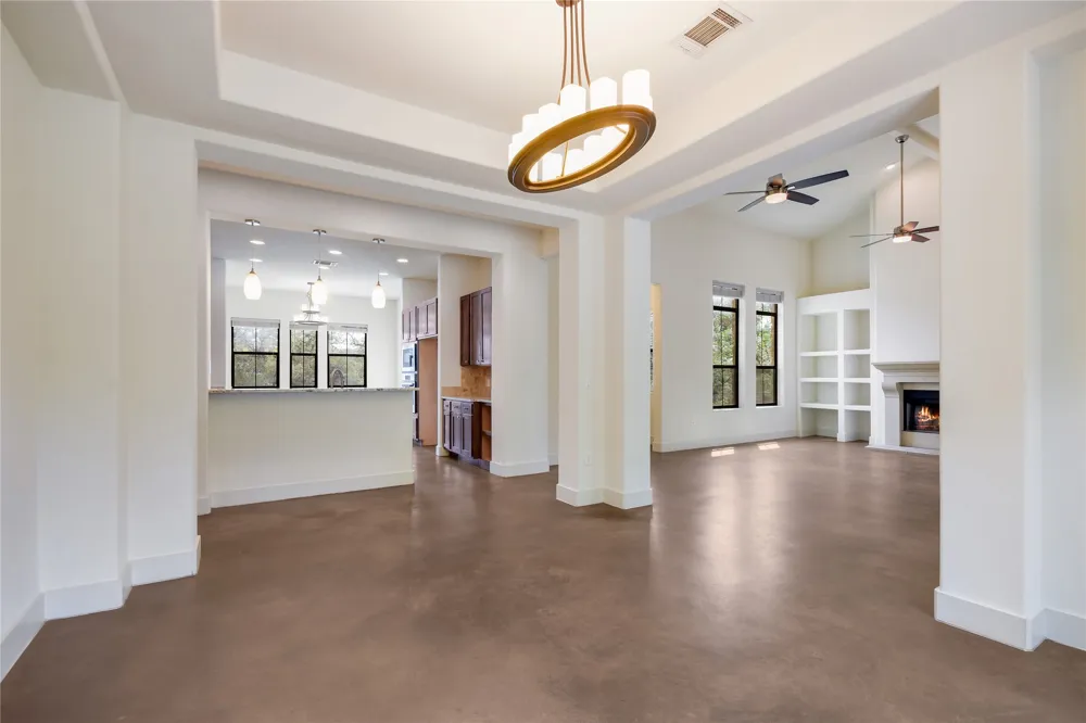 18400 Lakepoint Cove Lago Vista, TX 78645
