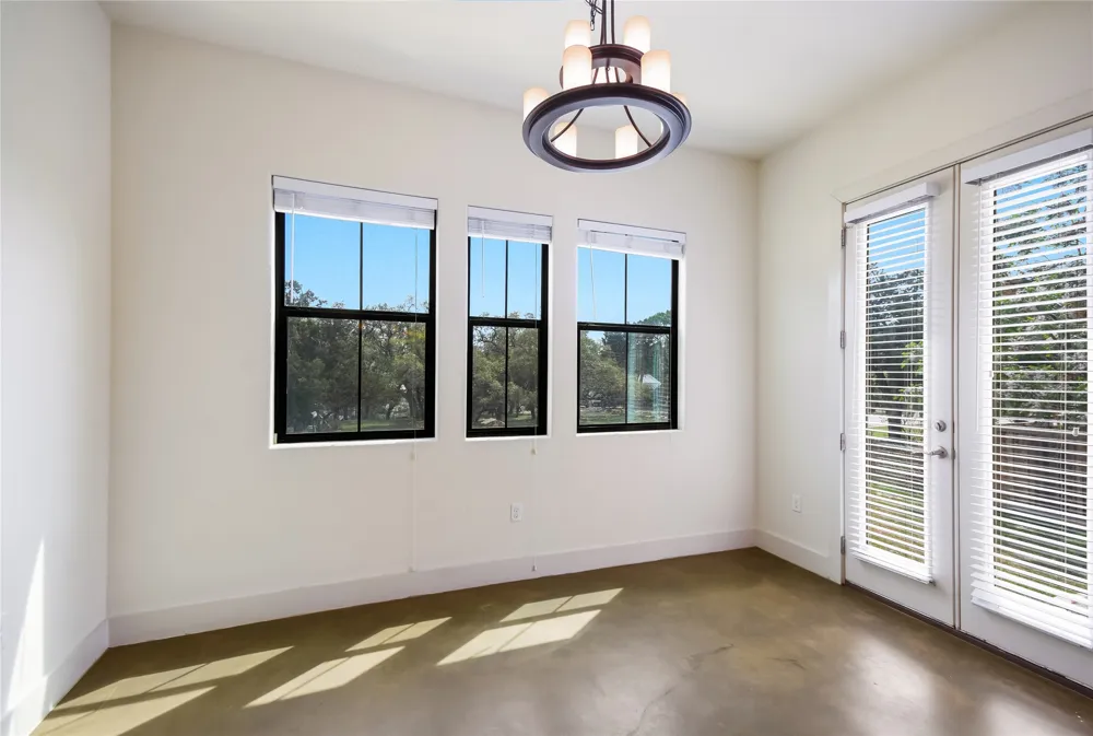 18400 Lakepoint Cove Lago Vista, TX 78645