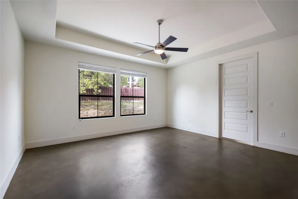 18400 Lakepoint Cove Lago Vista, TX 78645