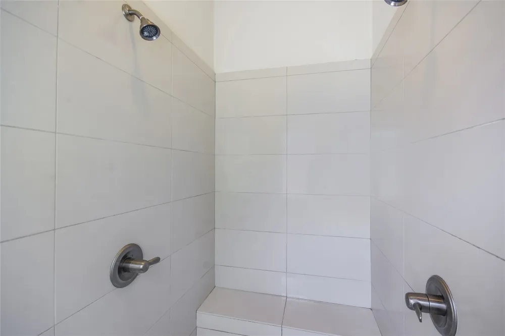 18400 Lakepoint Cove Lago Vista, TX 78645