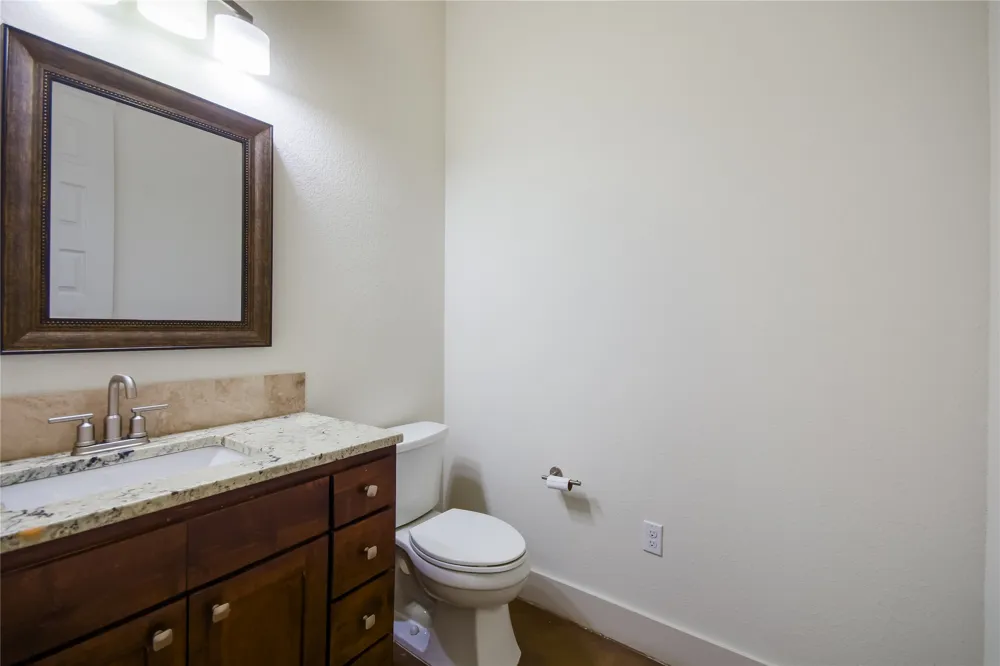 18400 Lakepoint Cove Lago Vista, TX 78645