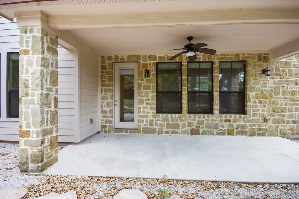 18400 Lakepoint Cove Lago Vista, TX 78645