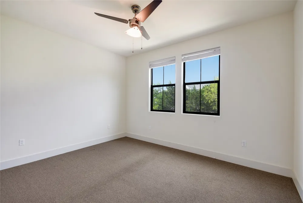 18400 Lakepoint Cove Lago Vista, TX 78645