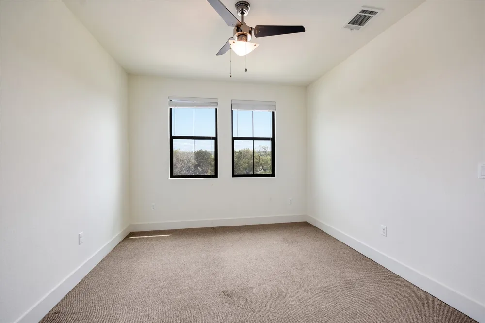 18400 Lakepoint Cove Lago Vista, TX 78645