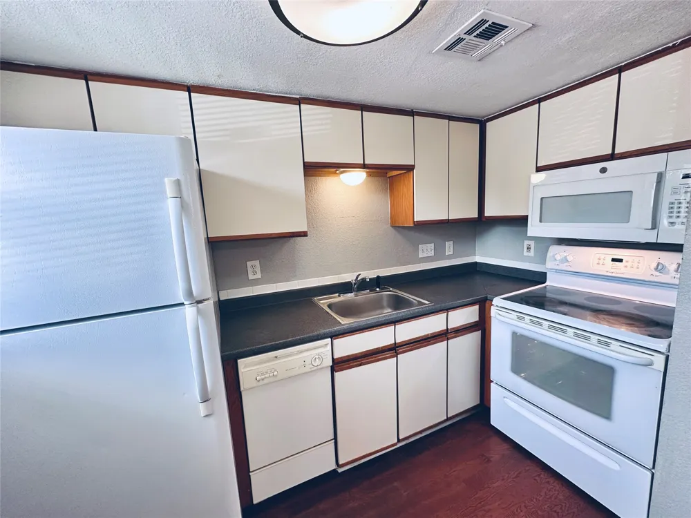 2500 Burleson Road #209 Austin, TX 78741