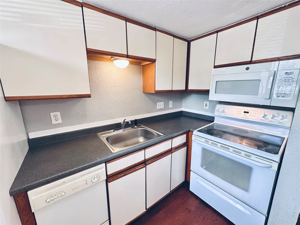 2500 Burleson Road #209 Austin, TX 78741