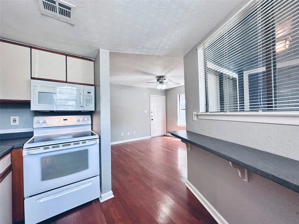 2500 Burleson Road #209 Austin, TX 78741