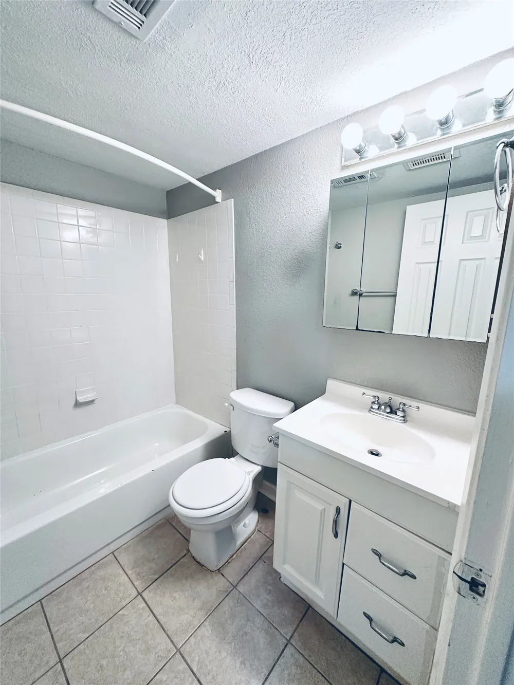 2500 Burleson Road #209 Austin, TX 78741