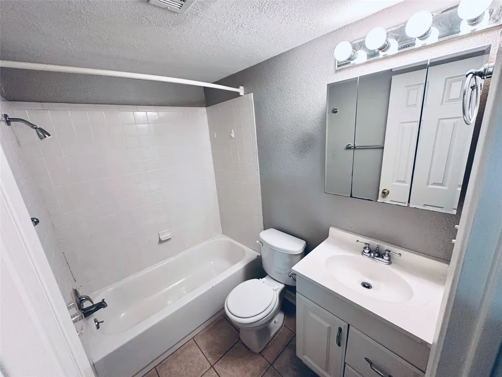 2500 Burleson Road #209 Austin, TX 78741
